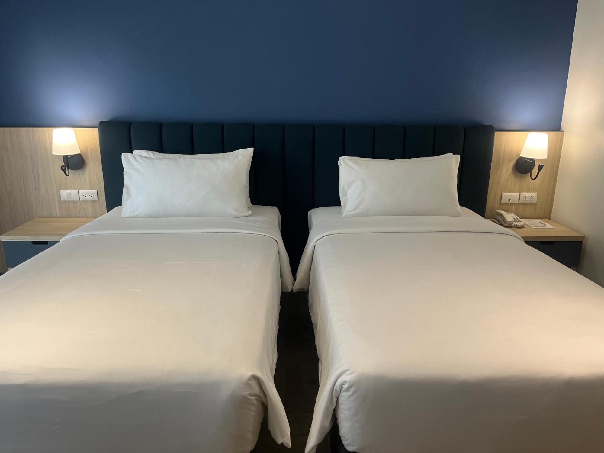 Phuket Island View Resort - Sha Extra Plus Karon Екстер'єр фото