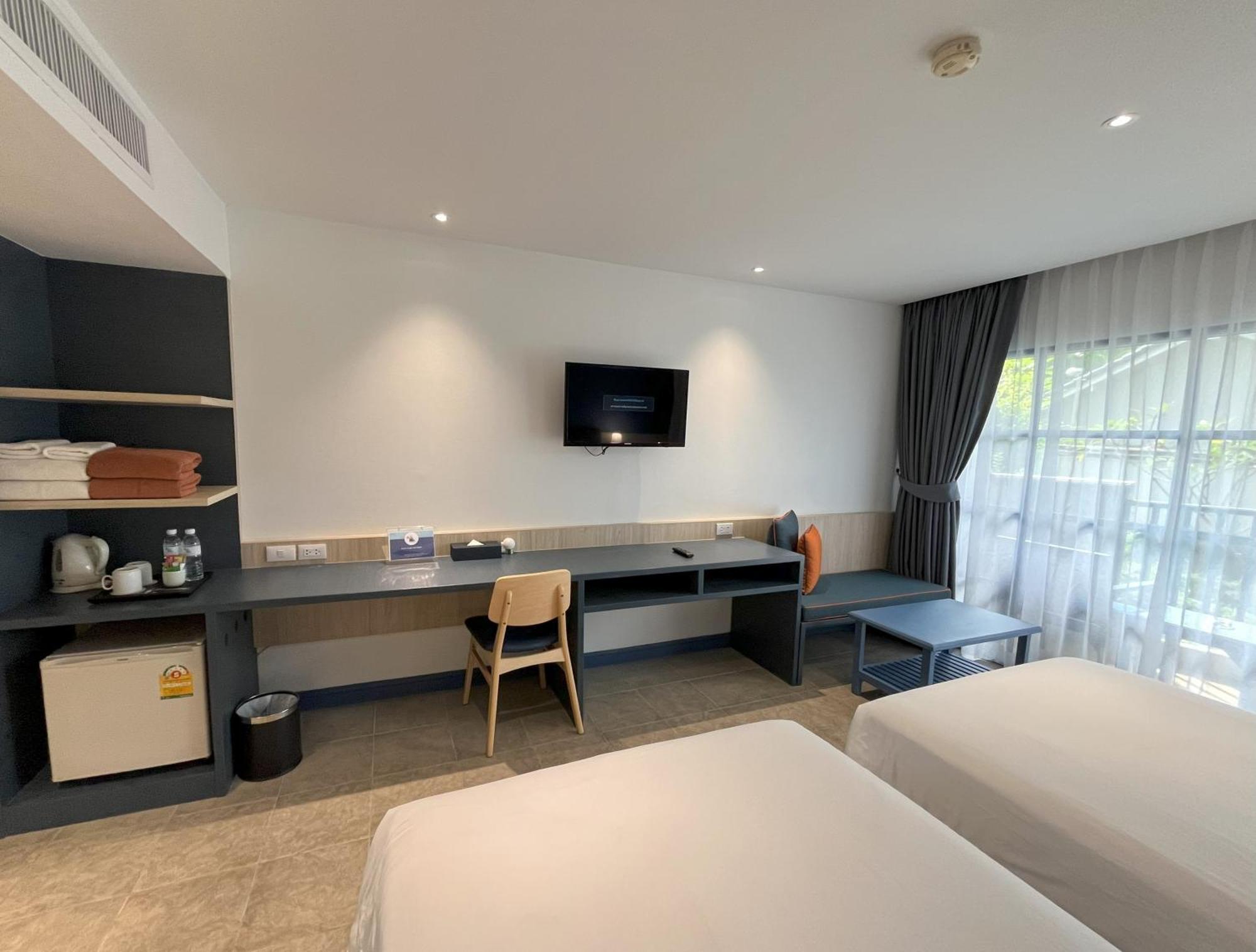 Phuket Island View Resort - Sha Extra Plus Karon Екстер'єр фото