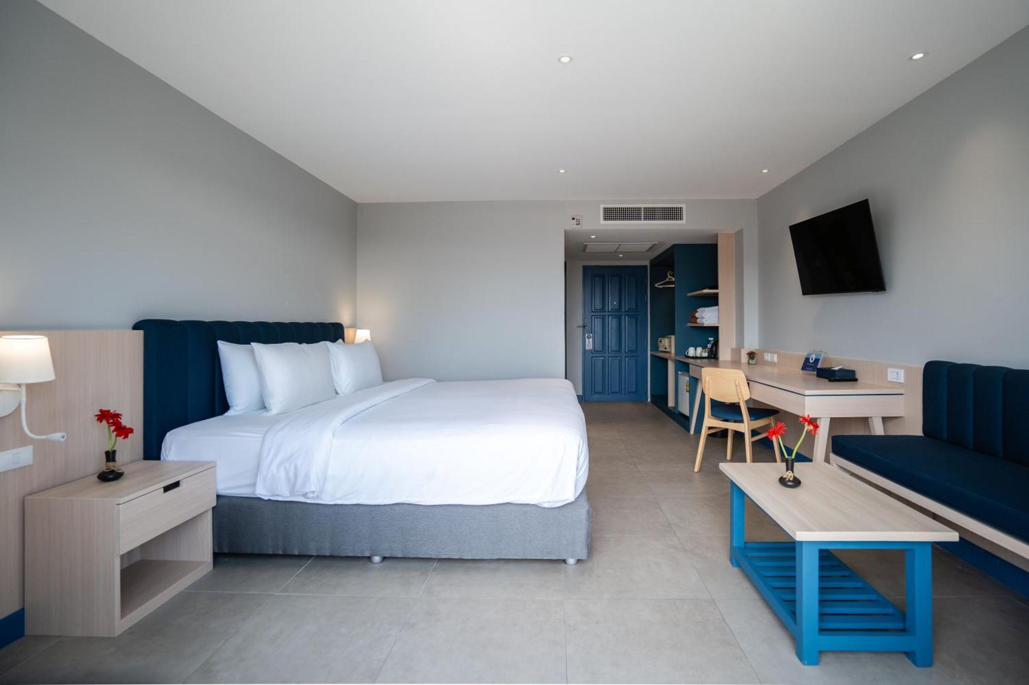 Phuket Island View Resort - Sha Extra Plus Karon Екстер'єр фото